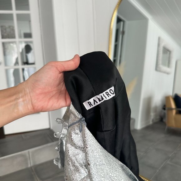 Avant-Garde Ramiro Silver Metallic one shoulder mini dress size 2 - Picture 5 of 5